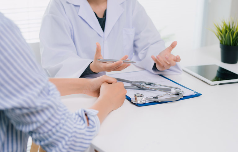 Doctor-discussing-pelvic-reconstruction