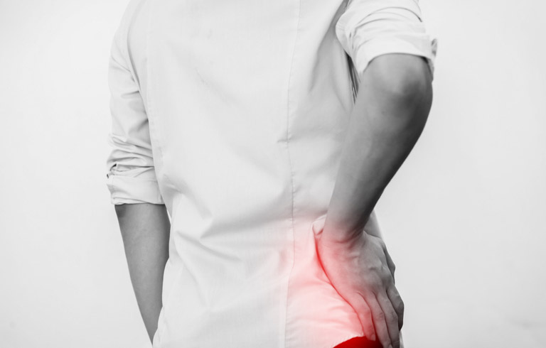 man-suffering-from-kidney-cyst