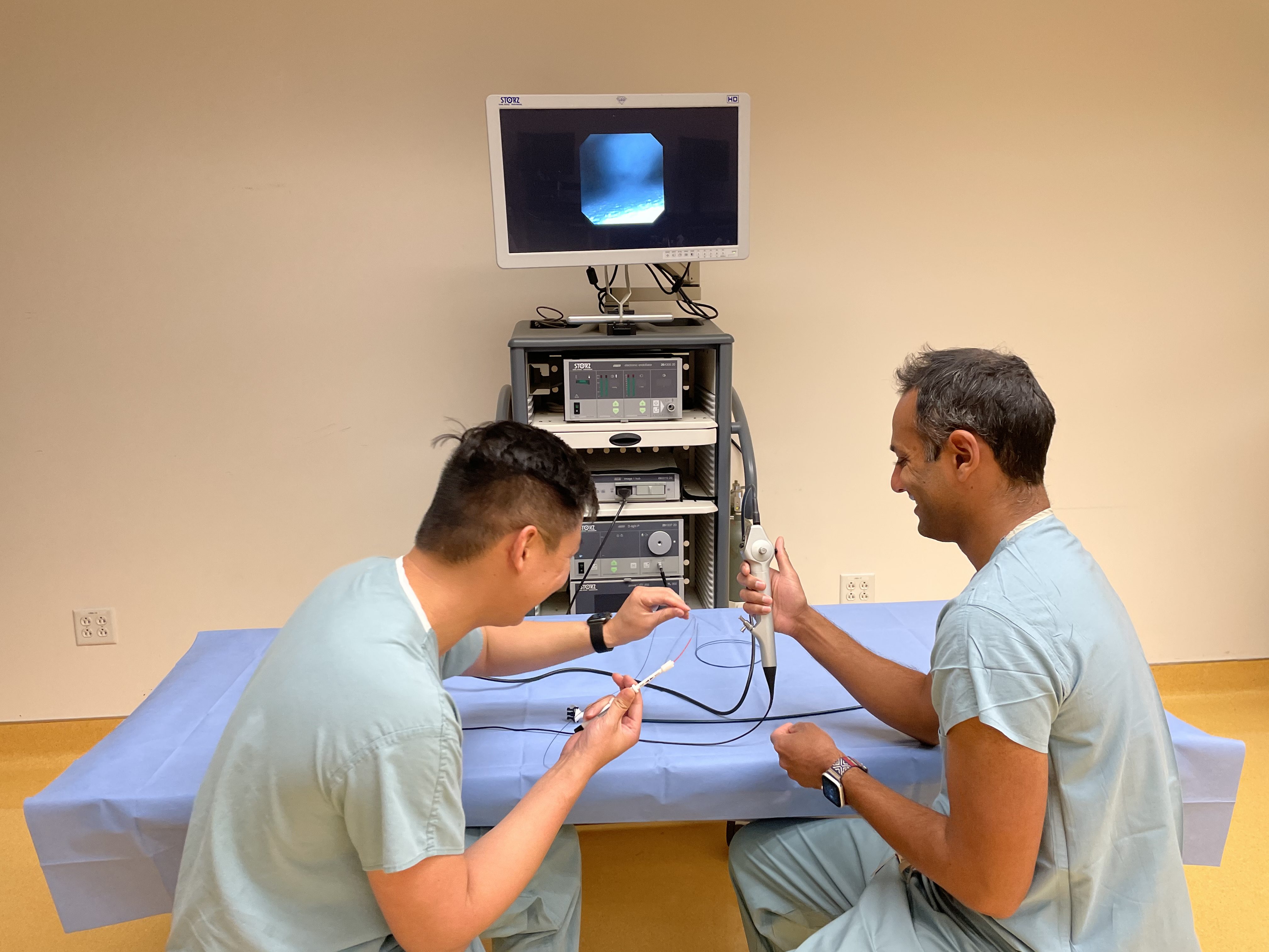 UCI Urology Team Developing Unique Endoscope to Improve Kidney Stone Surgery 1