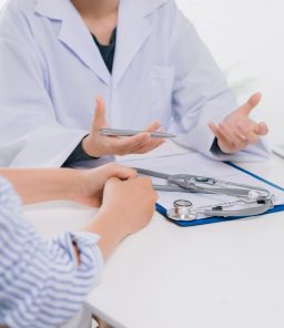 Discussing-Robot-Assisted-Abdominal-Sacrocolpopexy