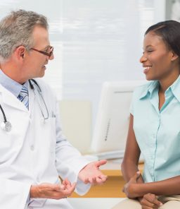Doctor-consulting-patient-on-the-benefits-of-injections